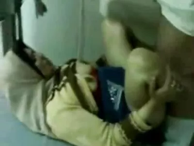 Божевільний чоловік дрочить перед дружиною головою порно син мама і кладе сперму в грейпфрутовий сік