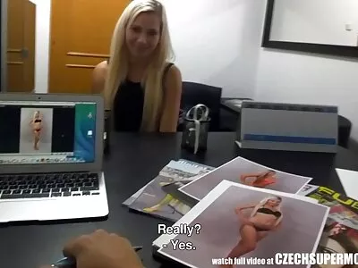 Гарячі курчата порно син мама танцюють