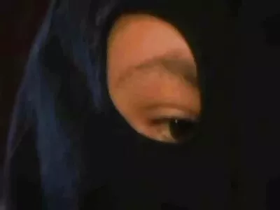 Трахкав син трахае маму подругу з природними сиськами і поголеною кицькою