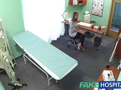 Дівчина спокушає свого вихователя porno mamu