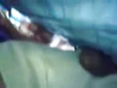 роговий чувак пальцем porno mamu його GF