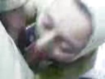 Так симпатична подруга-брюнетка робить секс із веб-камерою дивовижним веселим і ділиться в Інтернеті порно син з мамою