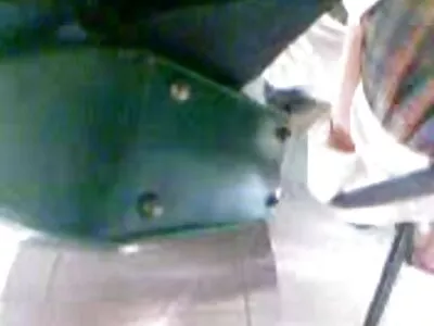 Гаряча курча кричить, як її порно зрілих мам трахають в жопу