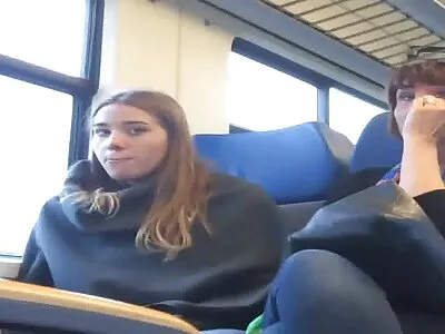 Азіатський seks porno mama транссексуал в мастурбації в сексуальних панчохах