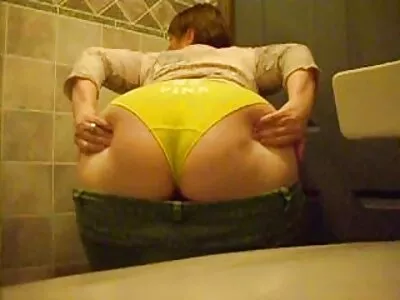 Красива немовля гладить мій porno mamu член