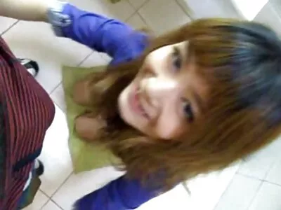 Біла курча трясе pornovideo mama круглою попкою